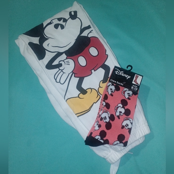 Disney Pants - ♥️🤍💛 NWOT Womens Mickey Mouse Print Joggers Park Urban Street Size 4 W/ Socks